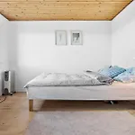 4 Bedroom Gorgeous In 펜션