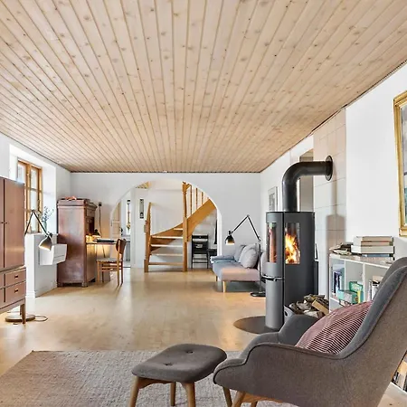 4 Bedroom Gorgeous In 펜션