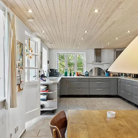 Feriehus 4 Bedroom Gorgeous In *